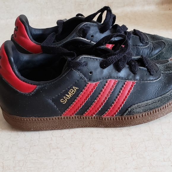 Adidas Samba Boys Red/Black size 11K, Toddler - Picture 4 of 6
